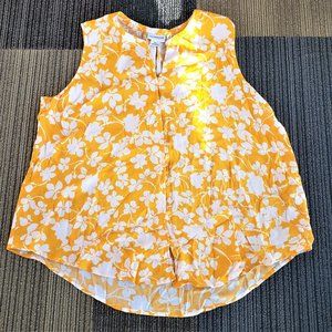Liz clairborne sleveless tank Floral white on Yellow Button up loose fit